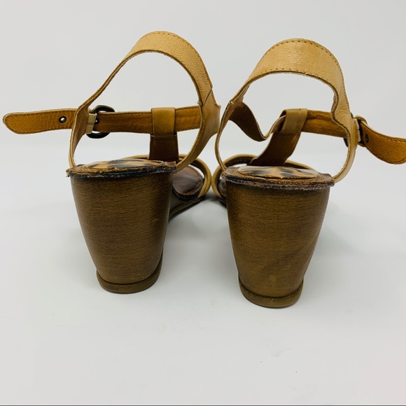 BareTraps Wedge Leather Upper Sandal, SZ 10 - Picture 5 of 5